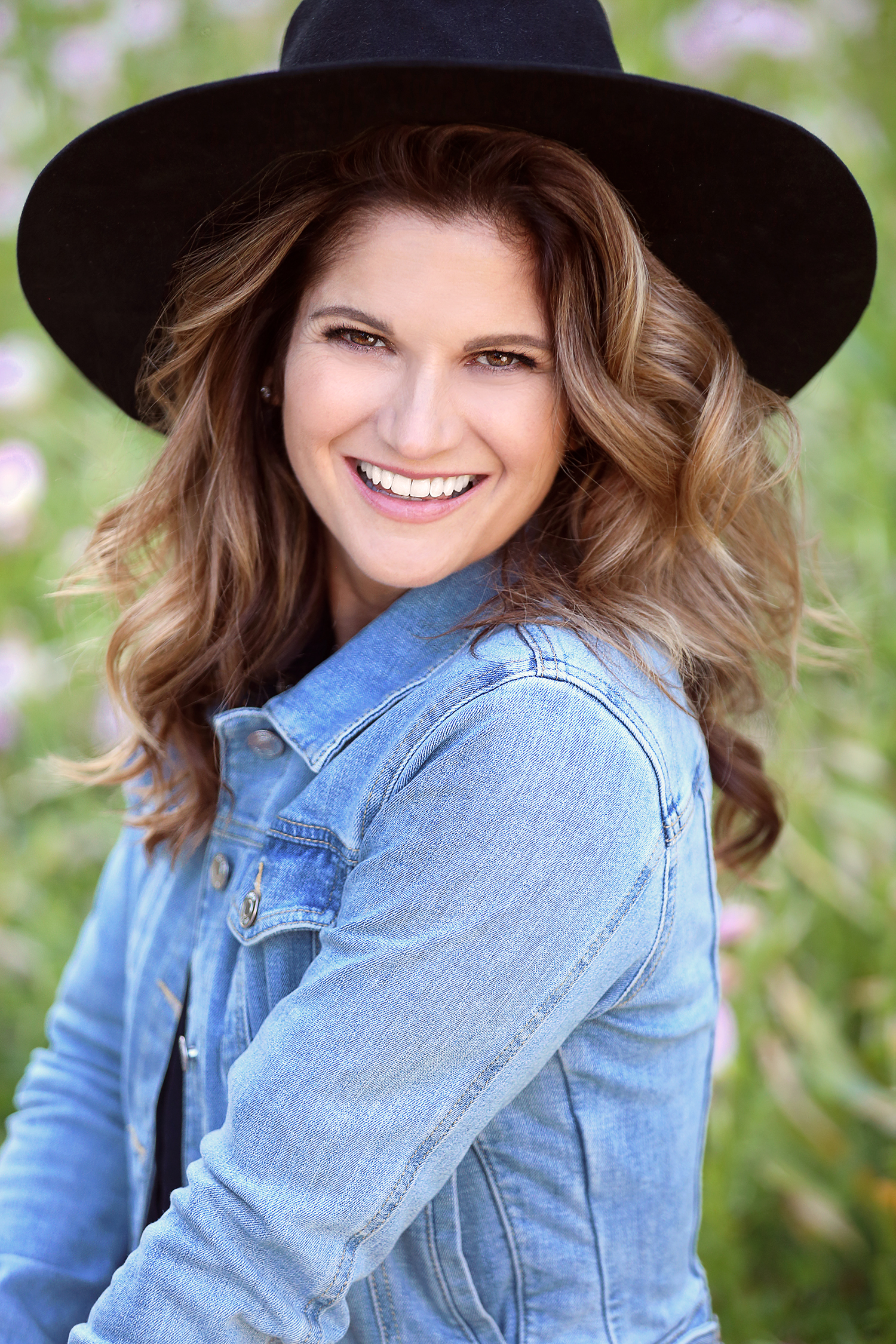 Dana Hatjakes headshot